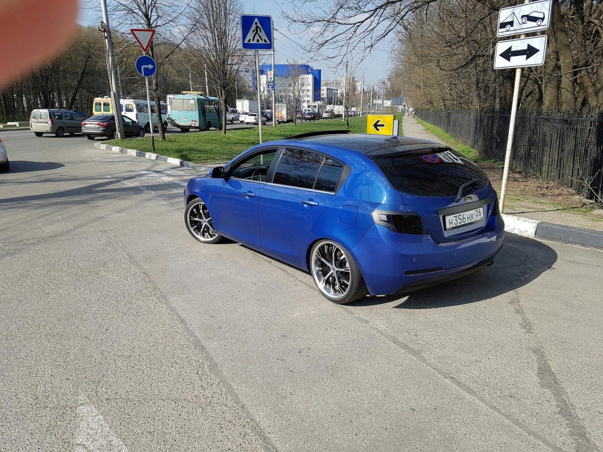 Geely Emgrand ec7 RV