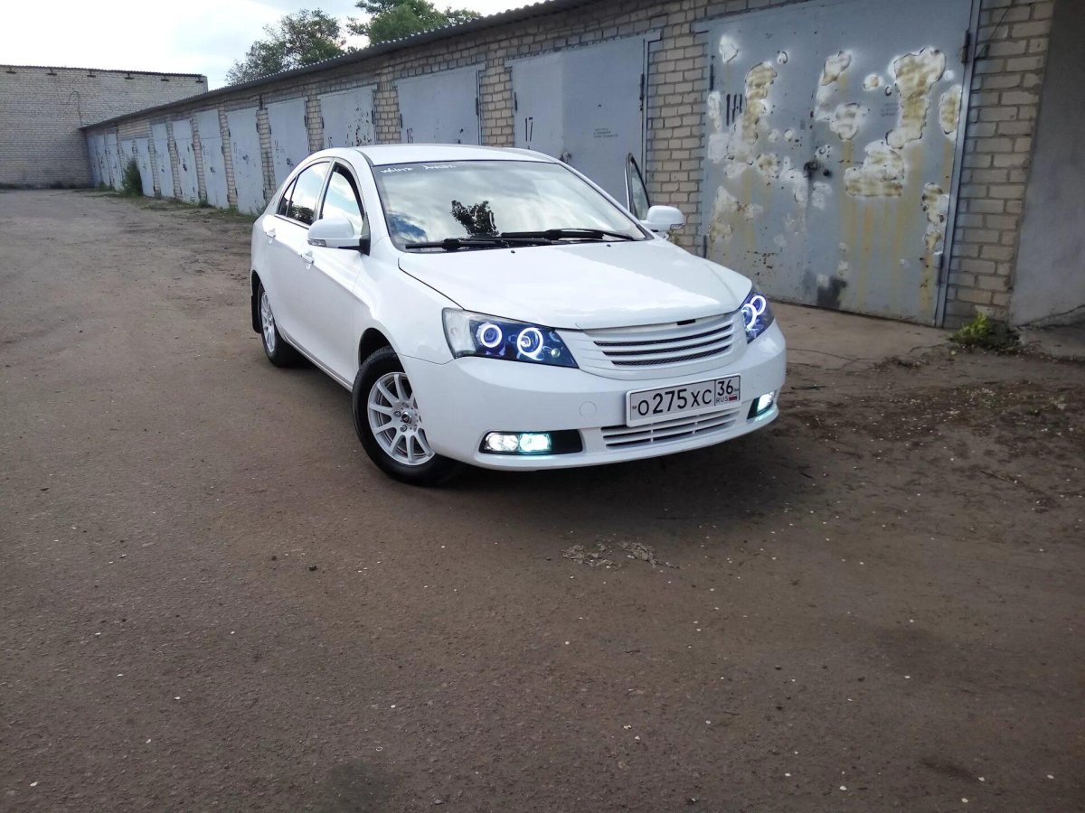 Ангельские глазки Geely Emgrand ec7