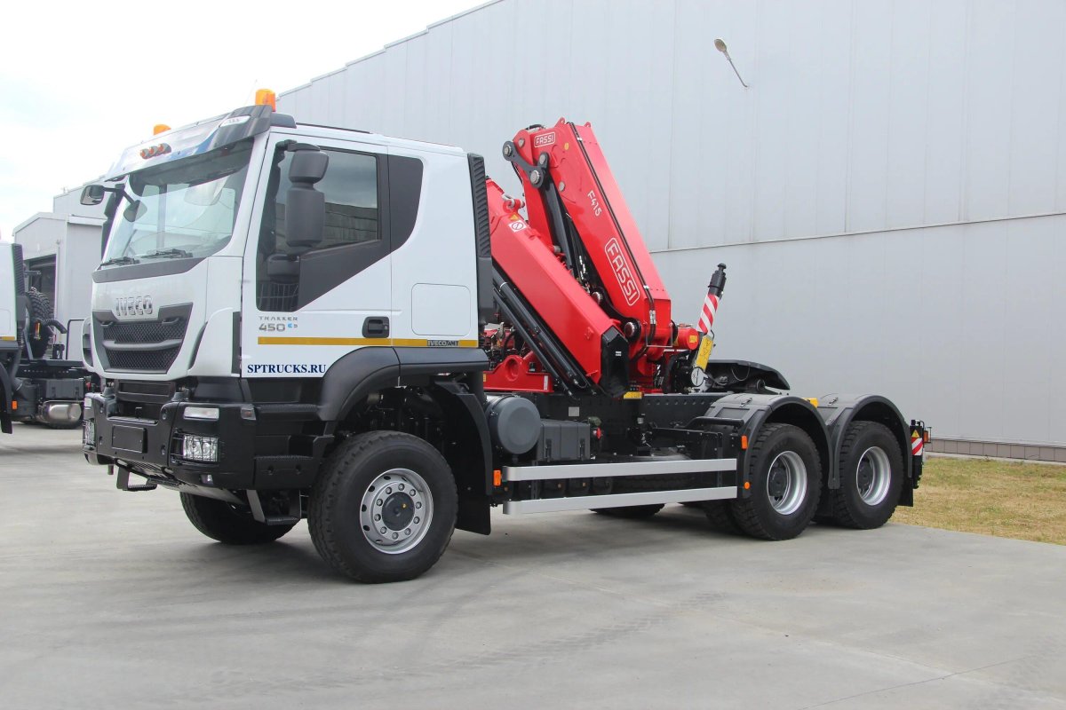 Тягач Ивеко Траккер АМТ 633910