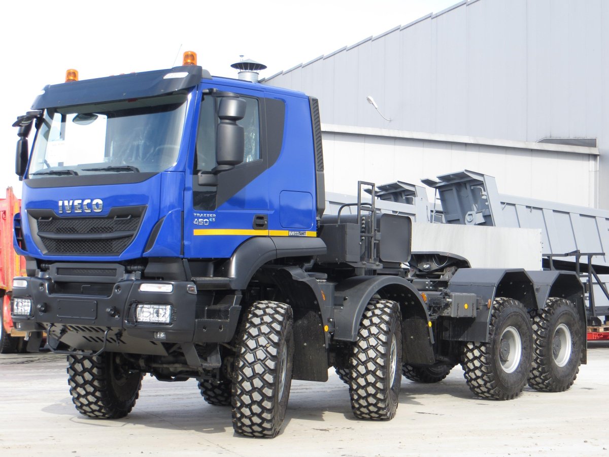 Седельный тягач 8х8 Iveco-АМТ 733910
