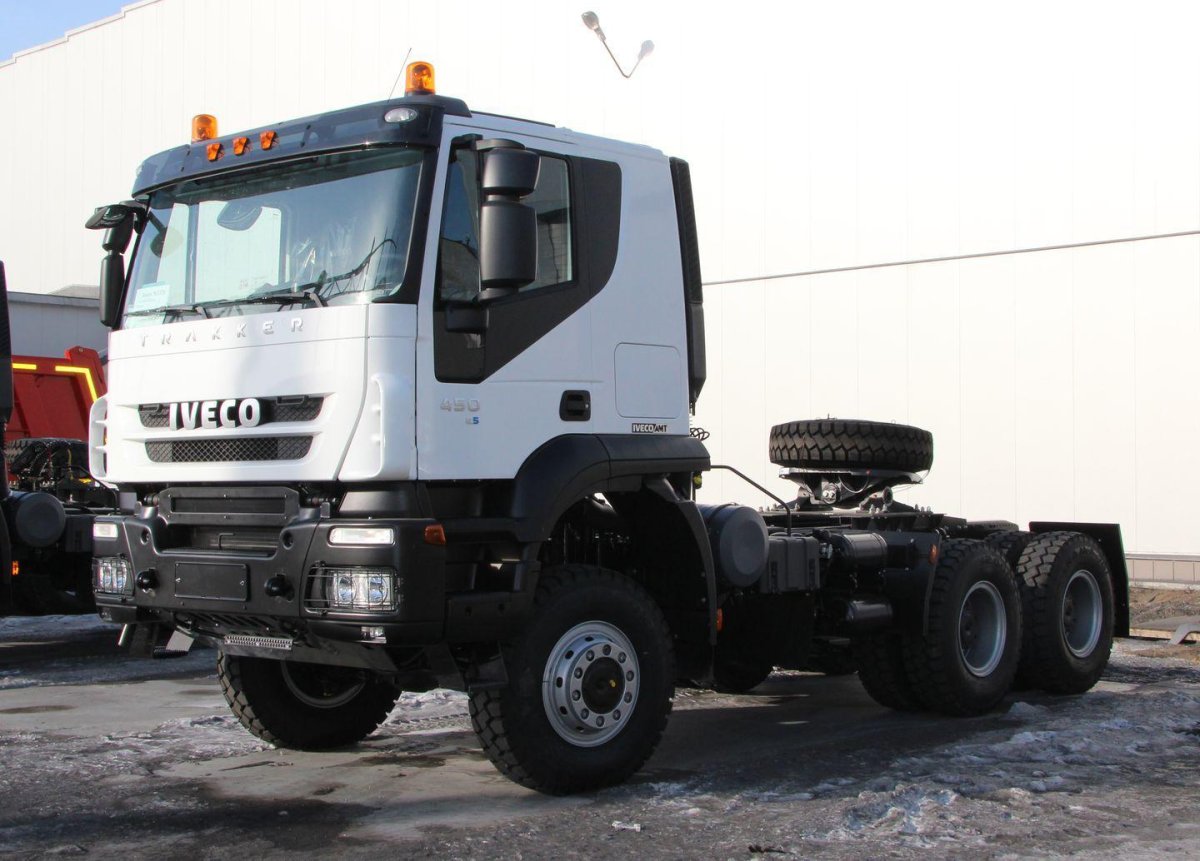 Тягач Ивеко Траккер АМТ 633910