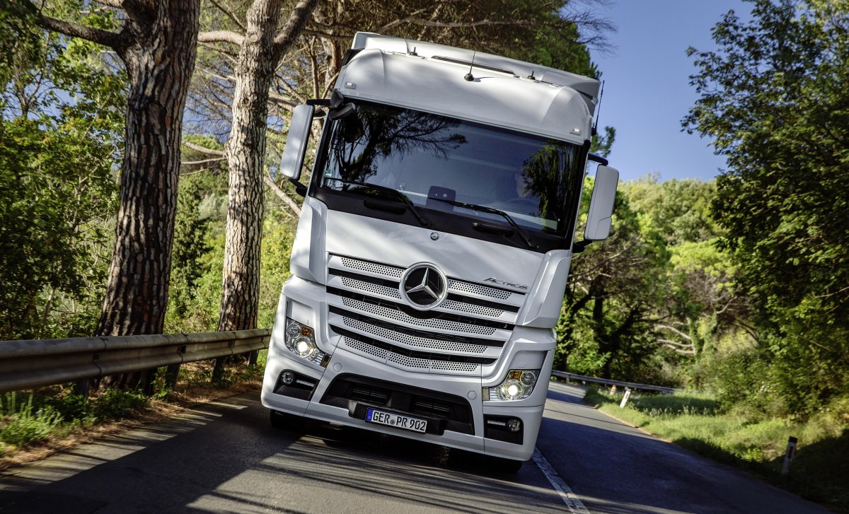 Мерседес Бенц трак Актрос