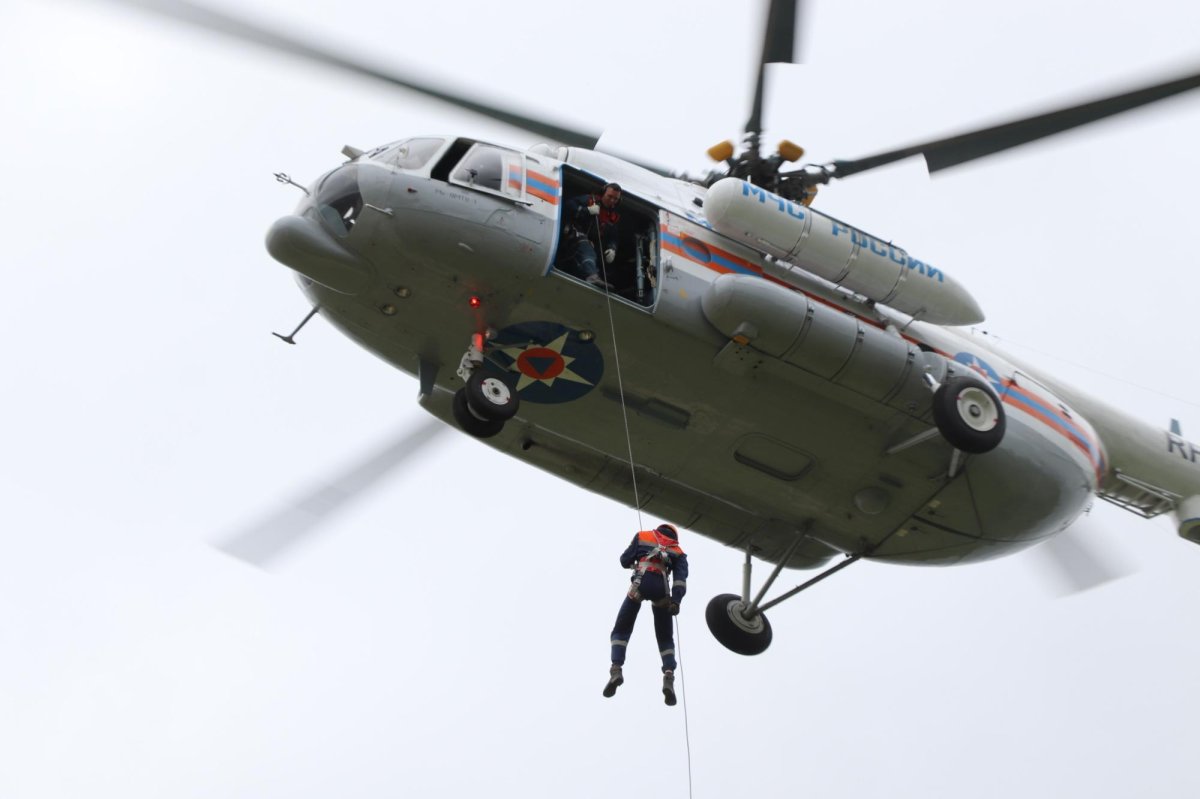 Спасательный вертолет МЧС