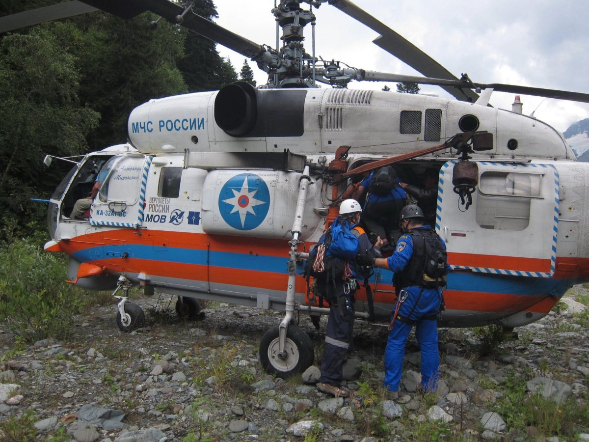 Спасательный вертолет МЧС