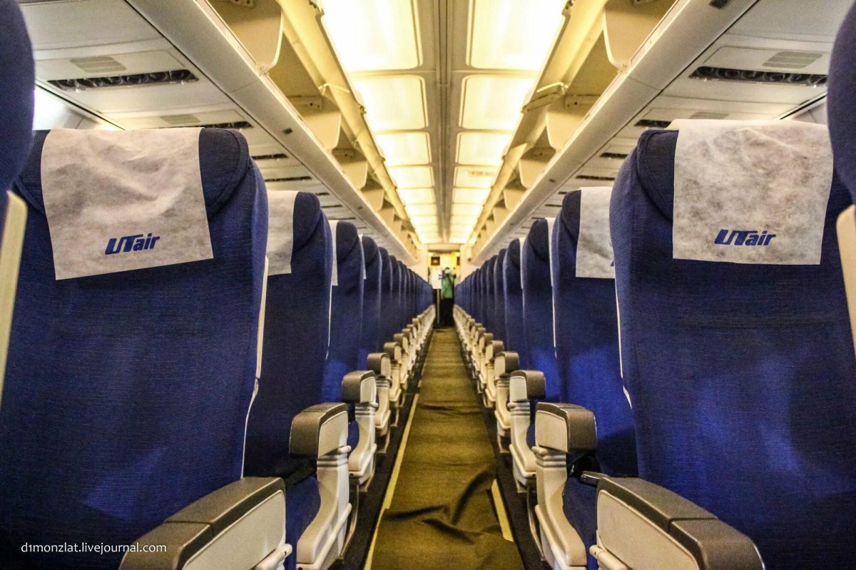 Боинг 737 400 ЮТЭЙР салон