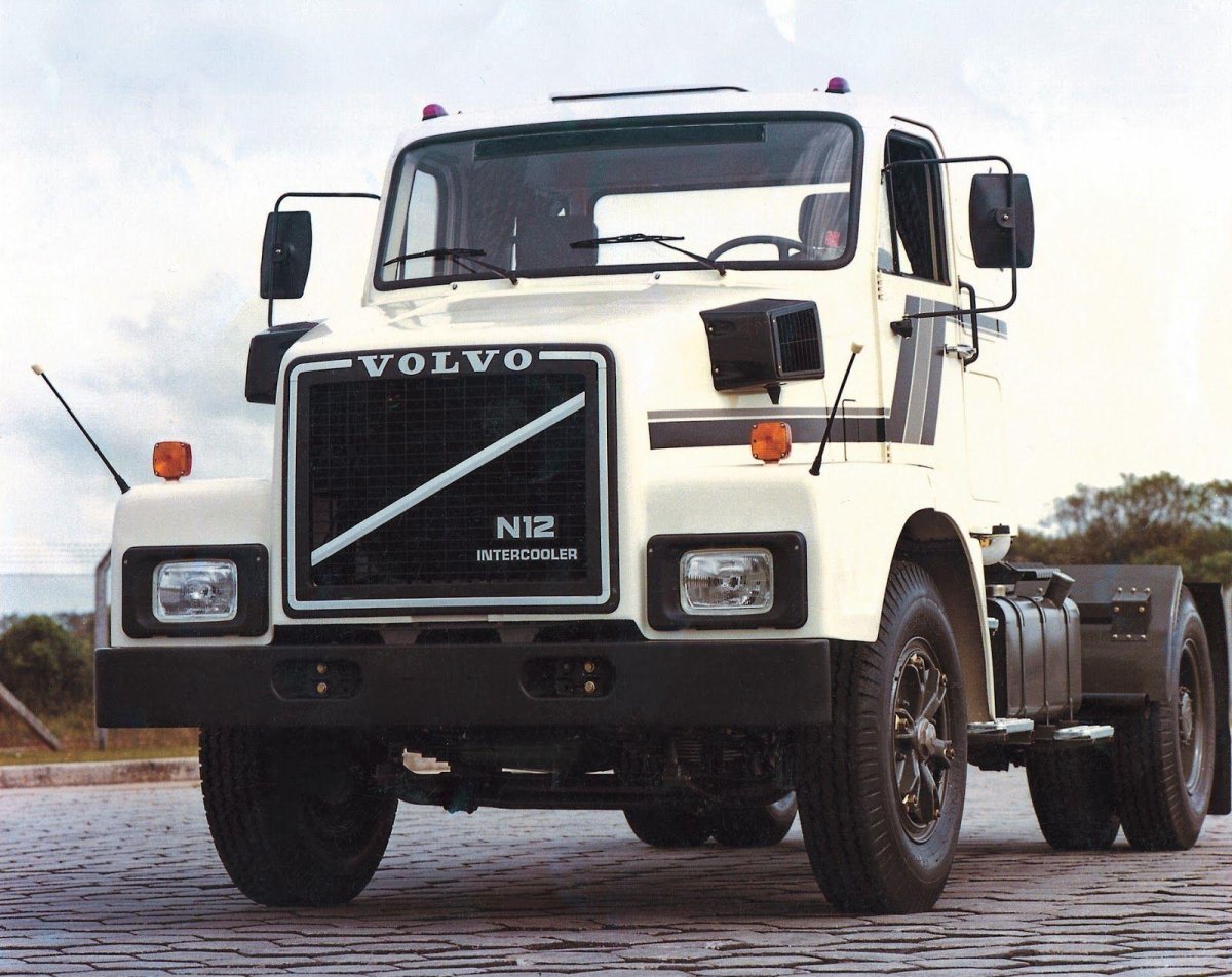 Вольво n12