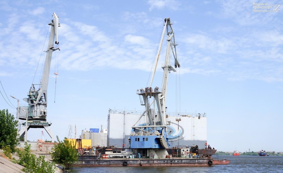 Рахман Шарифов судно