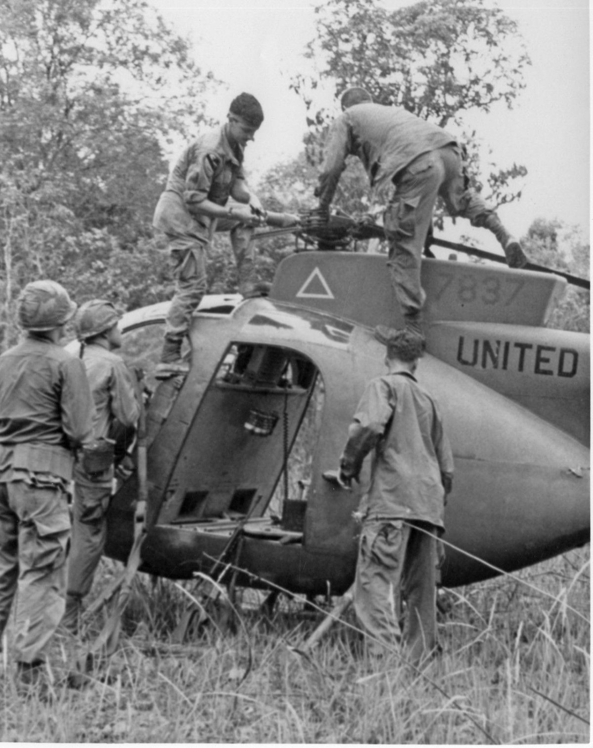 Сбитый Хьюи во Вьетнаме