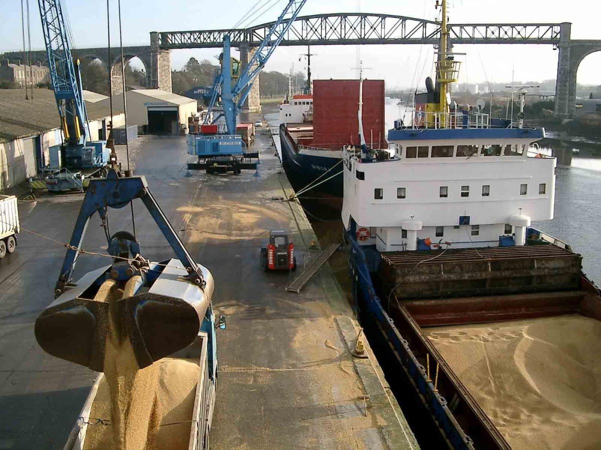 Погрузка зерна в суда