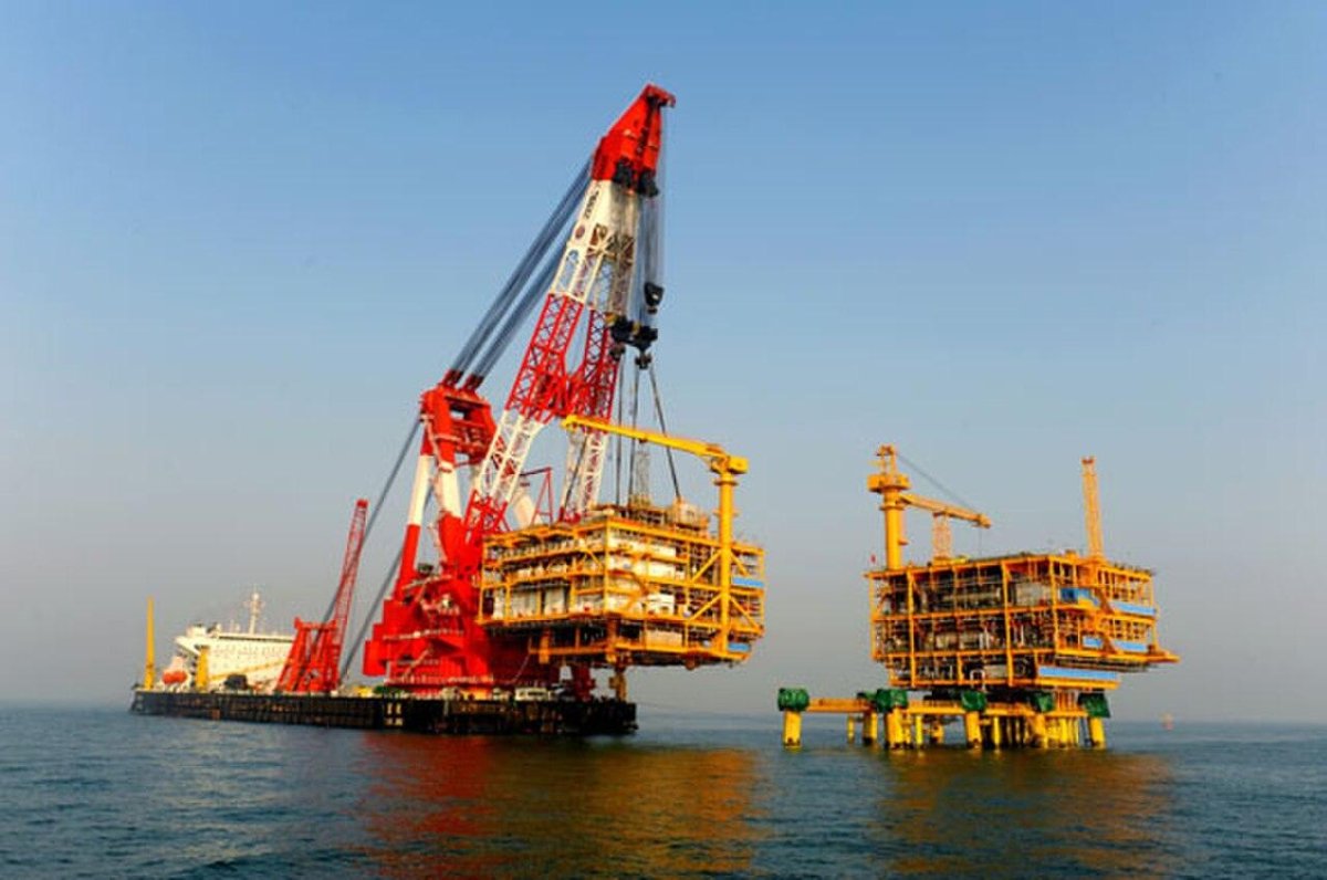 Крановое судно Гурбан Аббасов