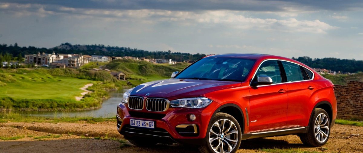 БМВ Икс 6 красная