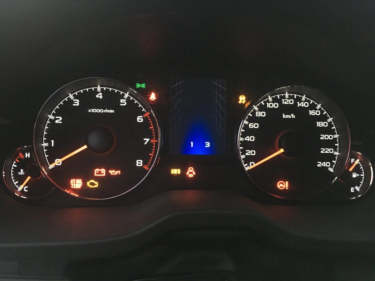 Субару Аутбек панель приборов