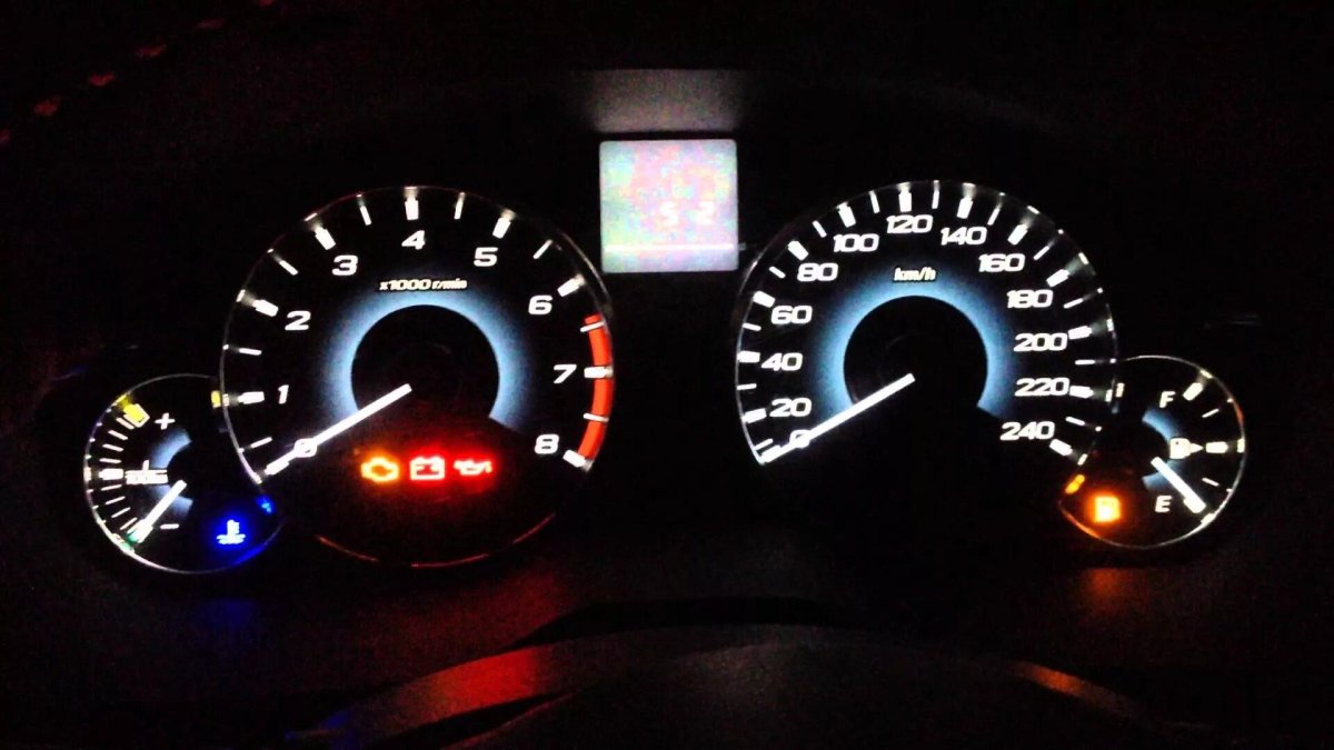 Субару Аутбек панель приборов