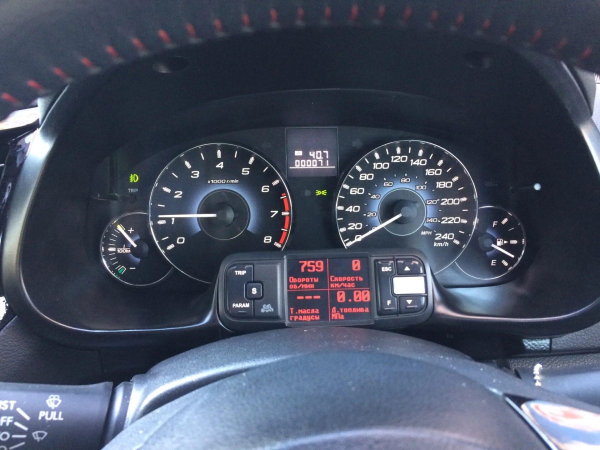 Subaru Legacy приборная панель