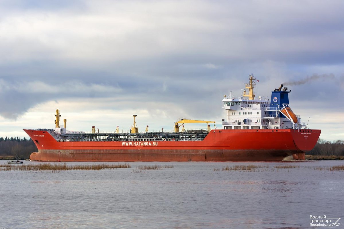 Владимир Русанов танкер Хатанга