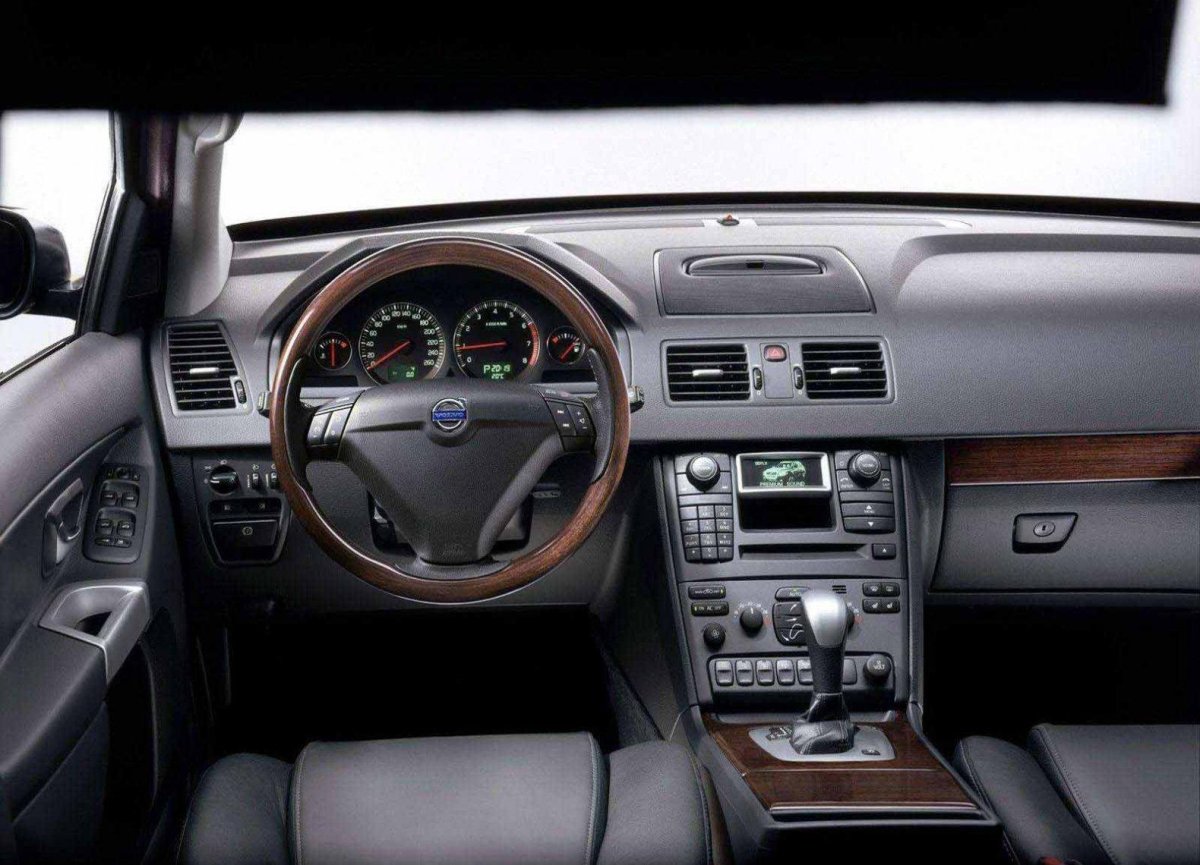 Volvo xc90 2003