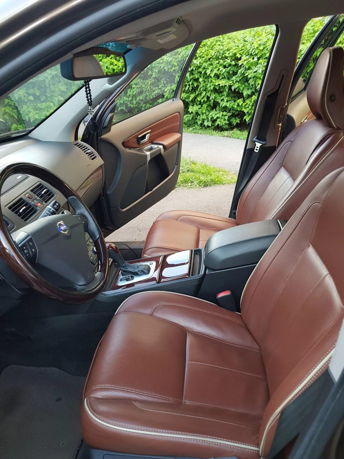 Вольво хс90 коричневый