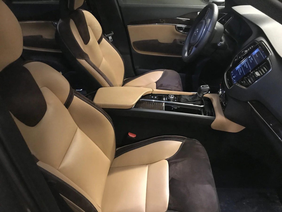 Салон в Вольво xc90 перешитый