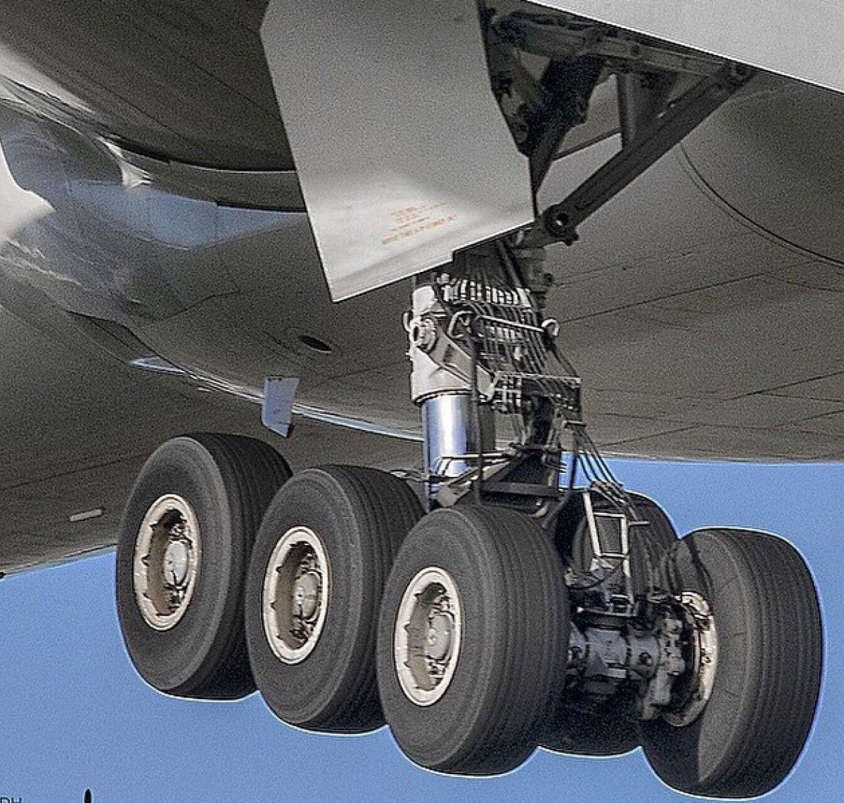 Шасси самолета Боинг 777