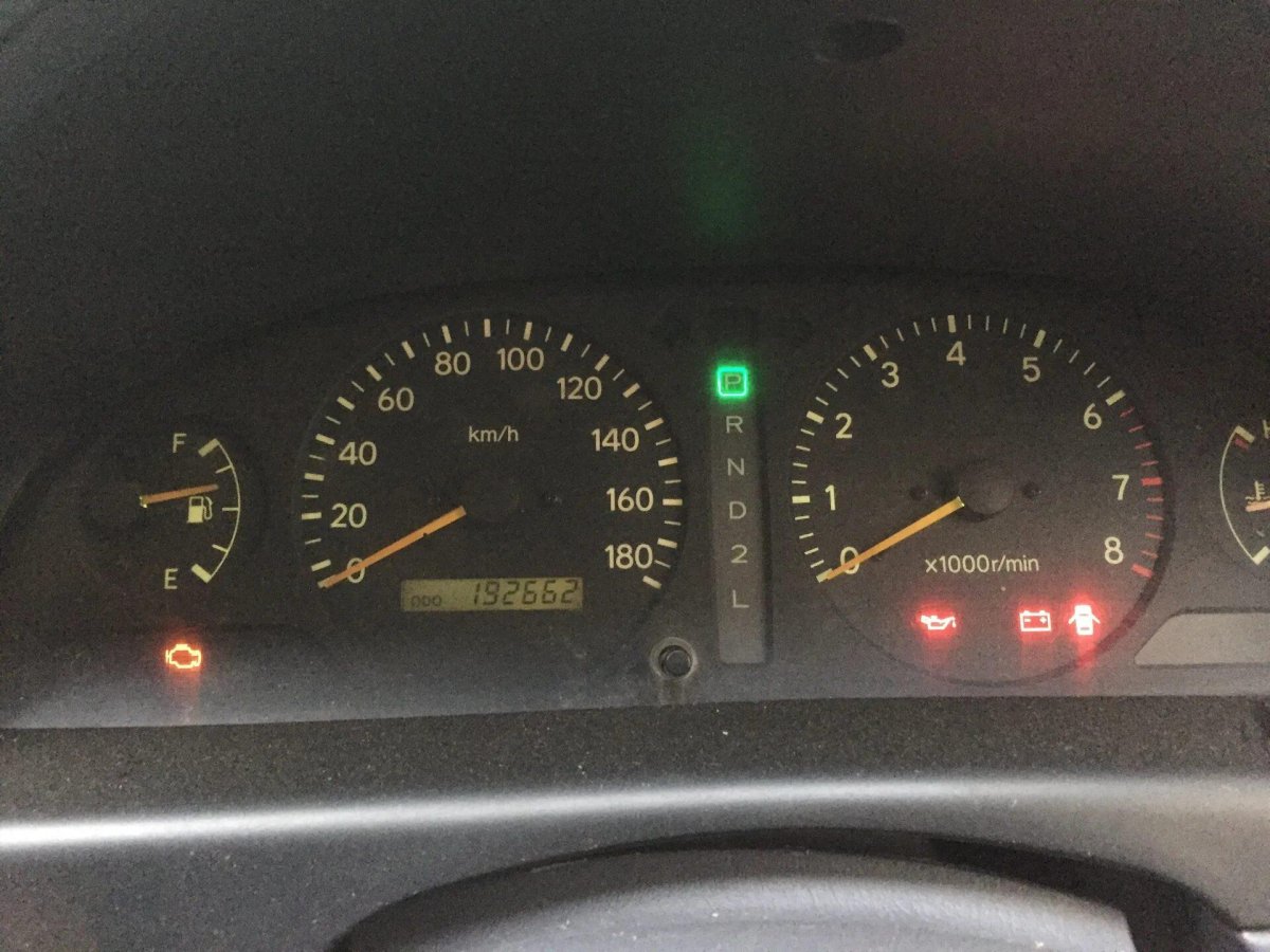 Панель приборов Тойота Ипсум