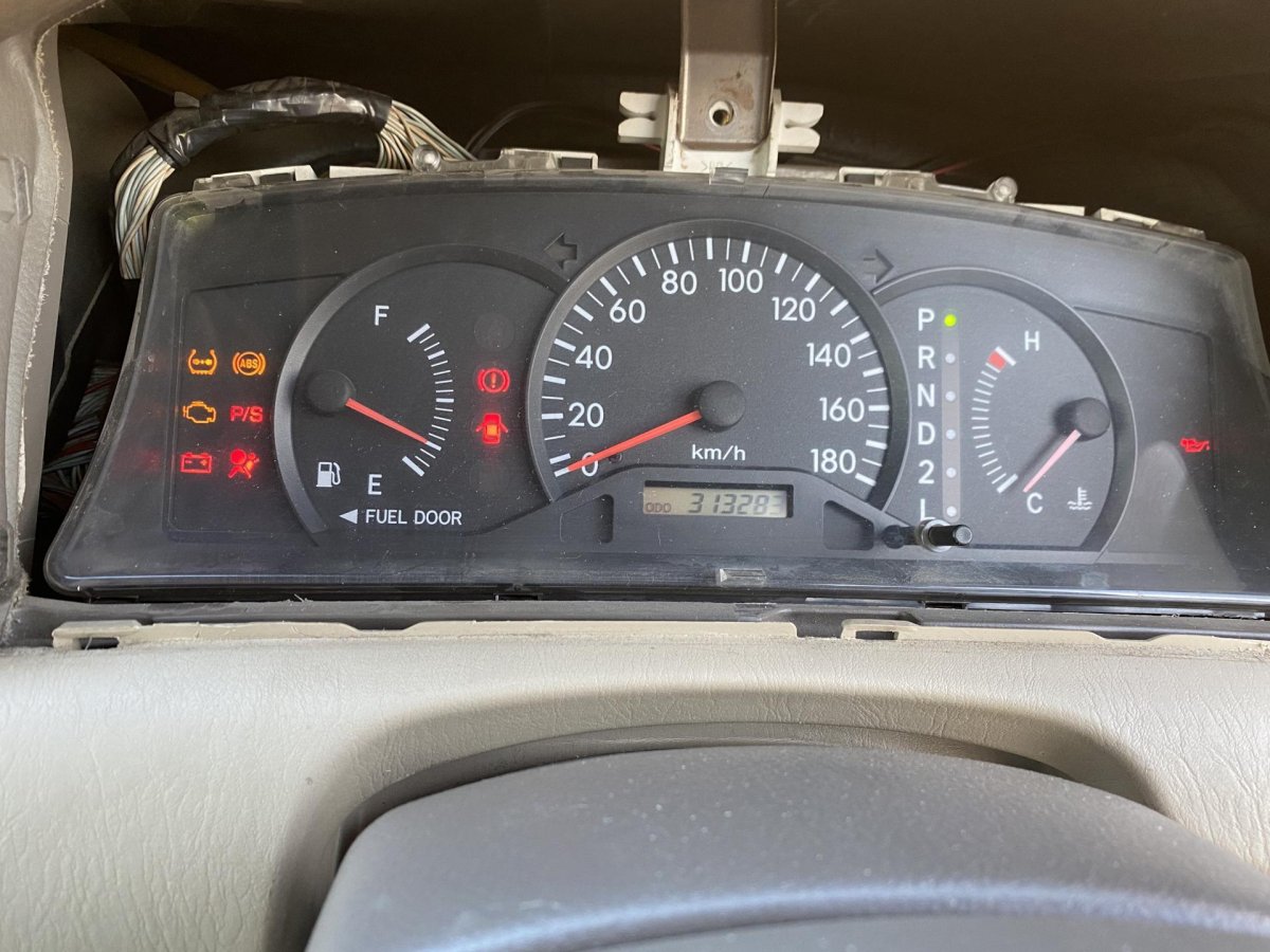 Панель приборов Toyota Corolla 120