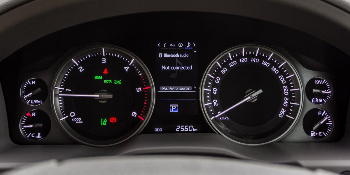 Приборная панель Land Cruiser 200