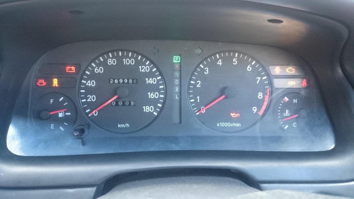 Toyota Corolla ae100 приборная