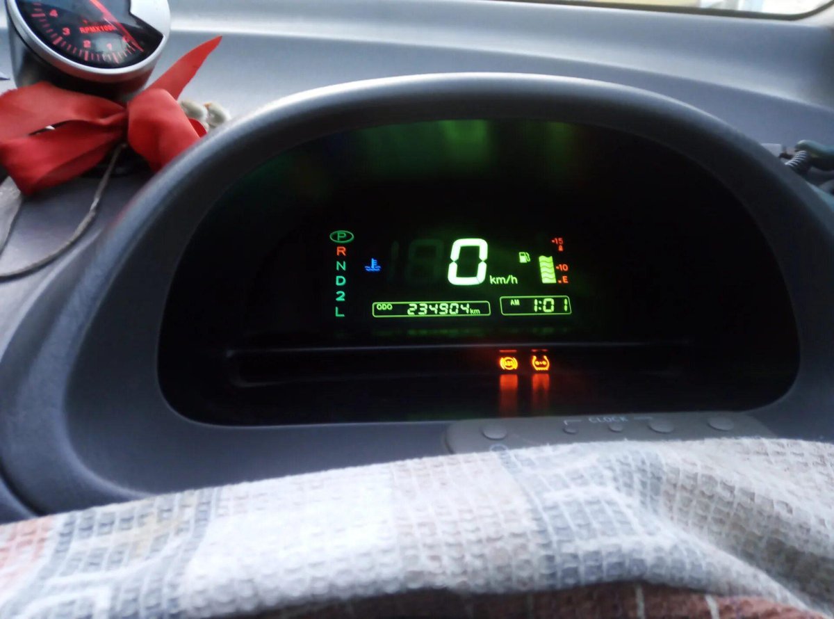 Панель приборов Toyota Vitz электронная