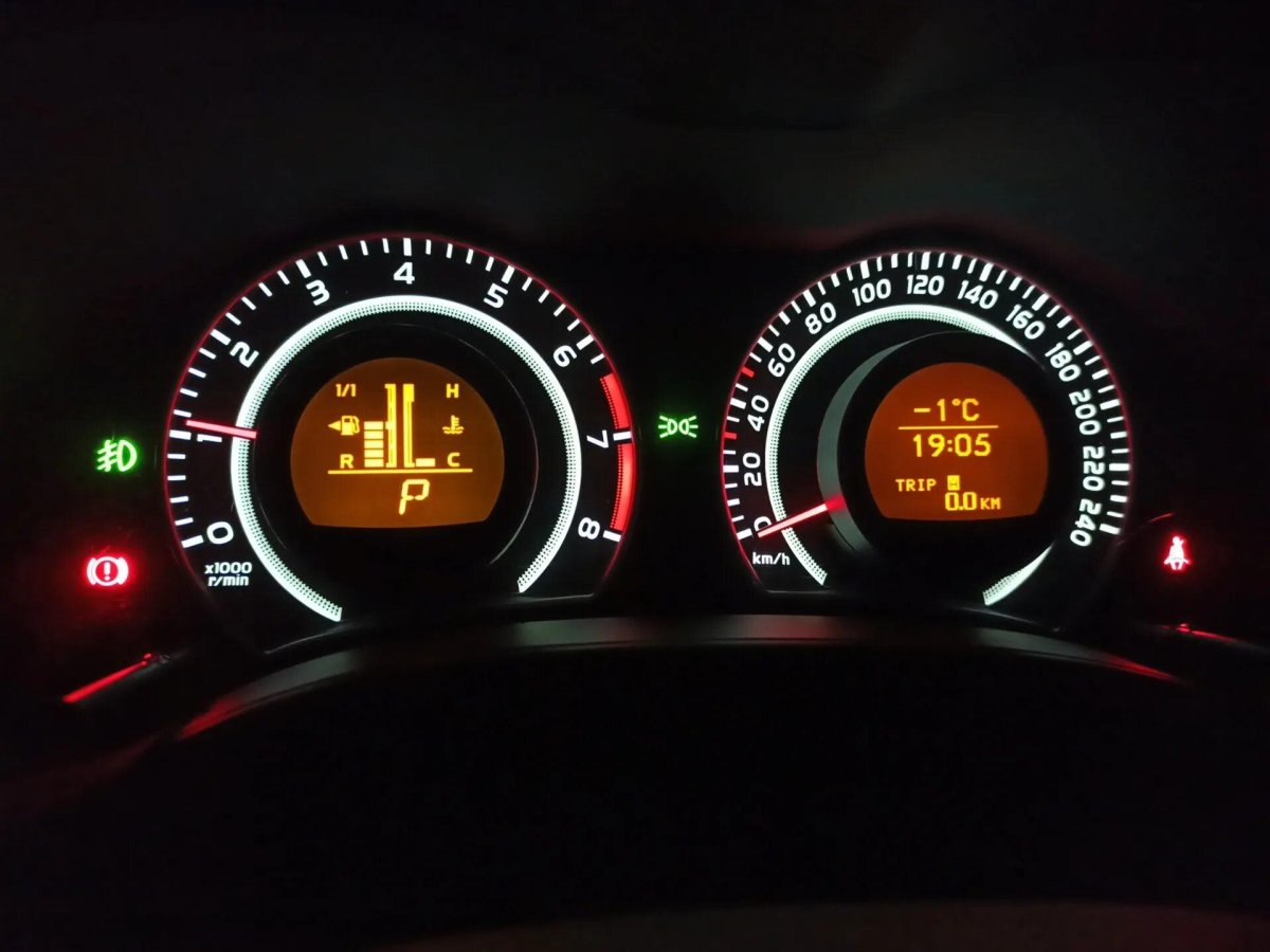 Тойота Королла е150 приборная панель