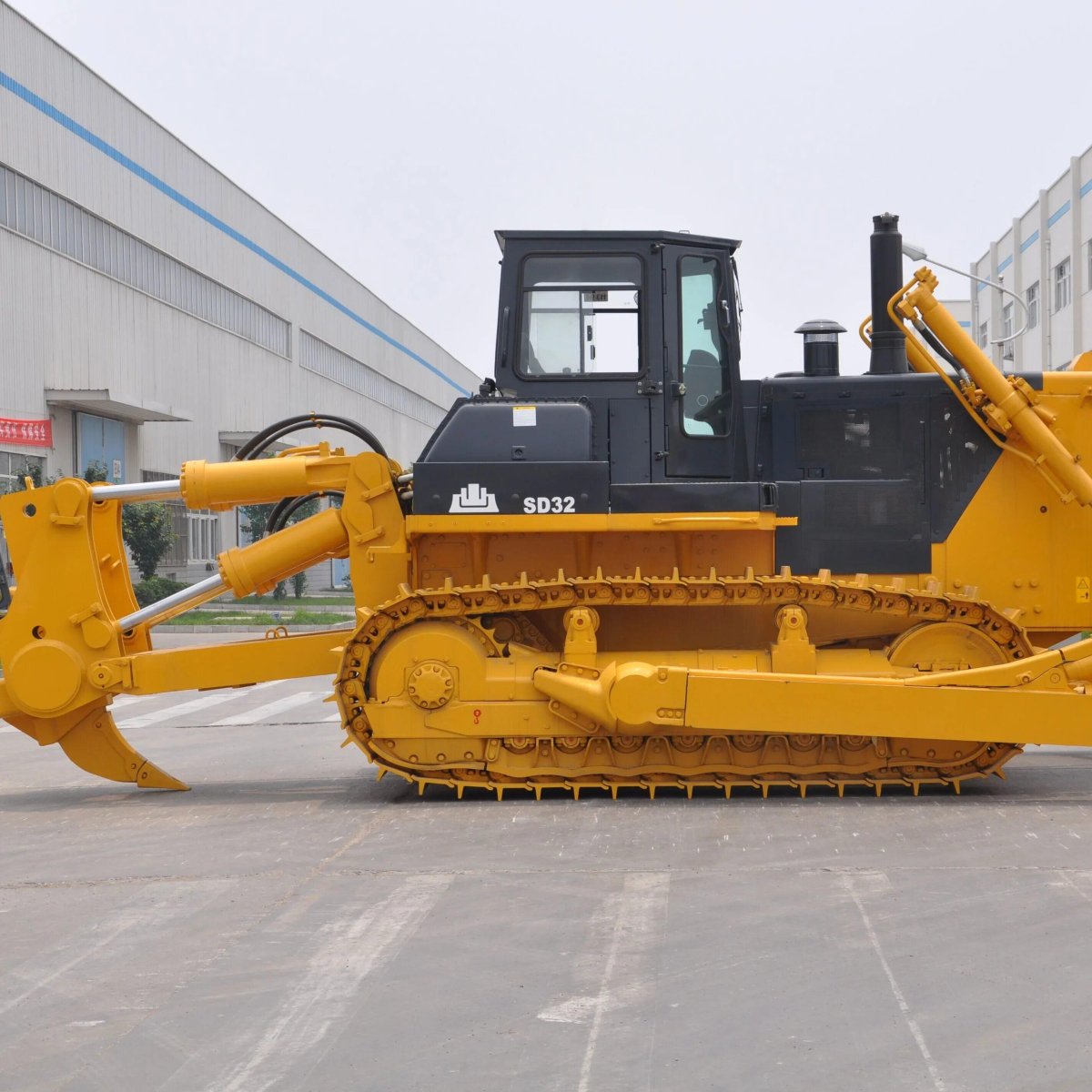 Бульдозер Shantui sd32