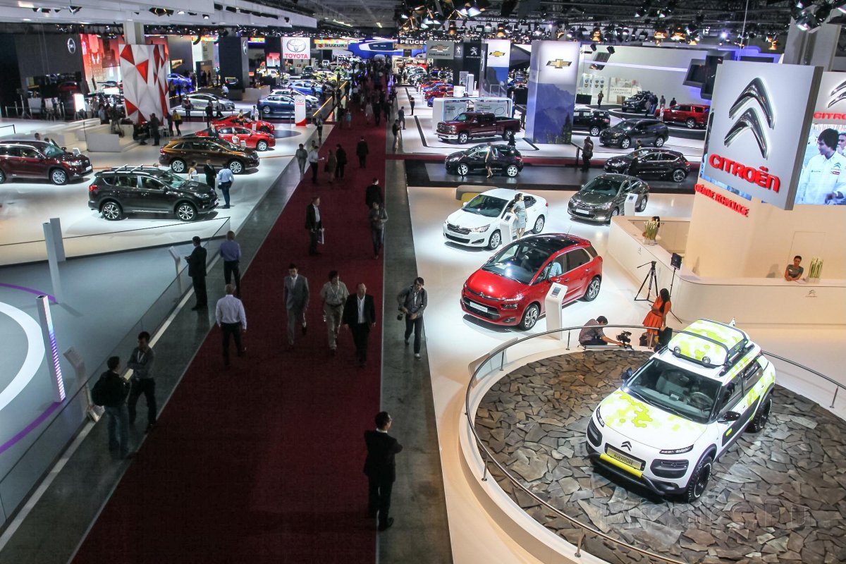 Автомобильный салон