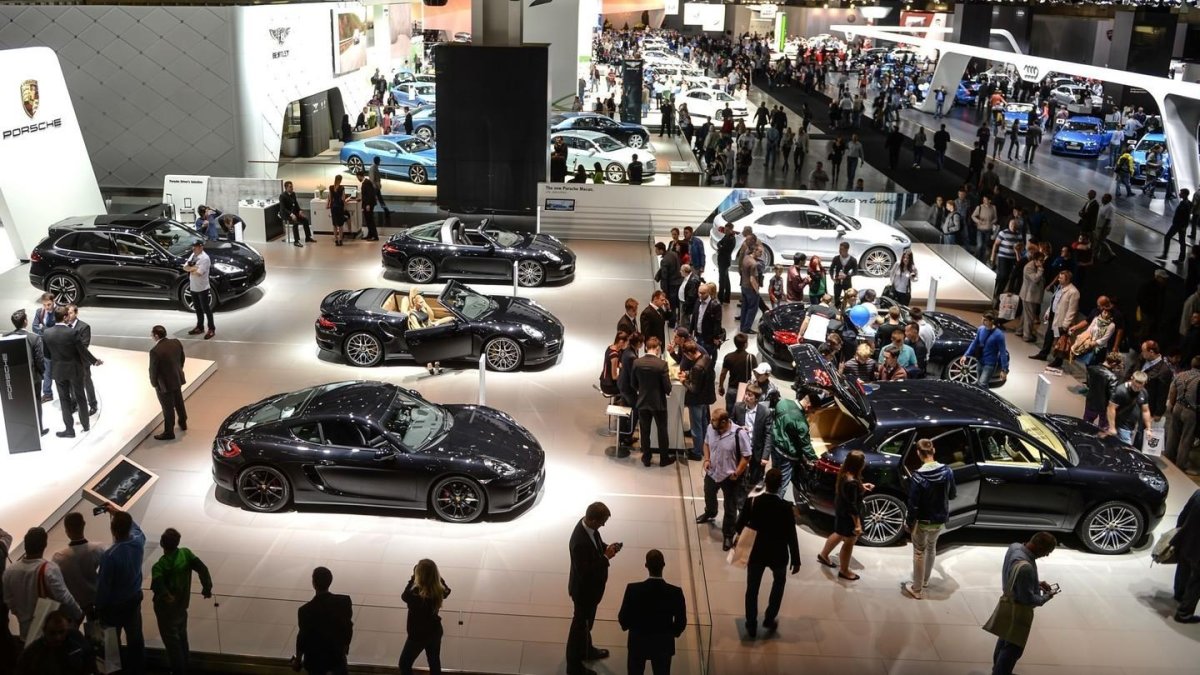 Выставка машин