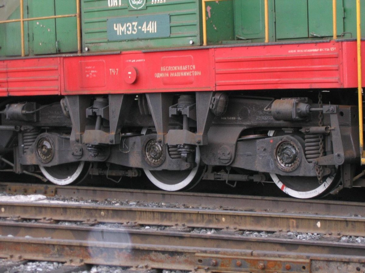 Подвесной болт тепловоза чмэ3