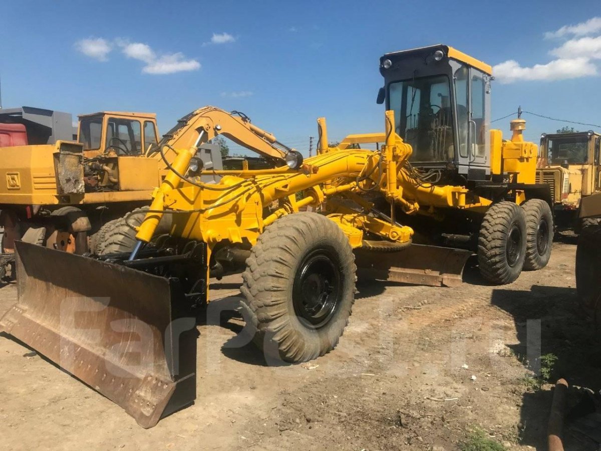 Автогрейдер ДЗ-180