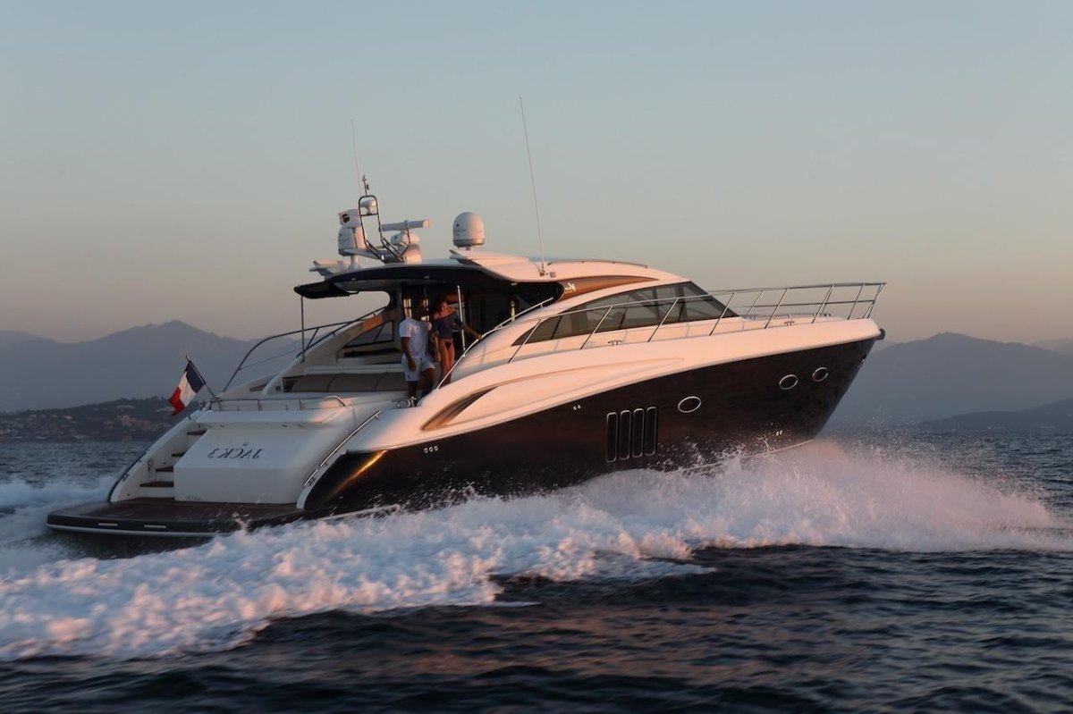 Яхта принцесса v62