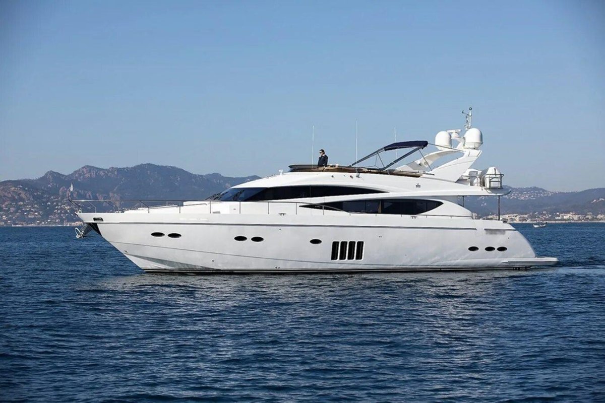 Яхта Princess 85