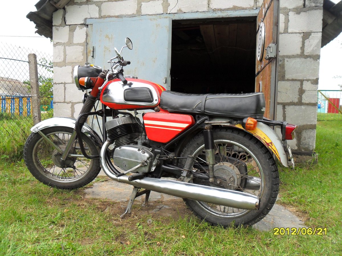 Ява Вишневка 350