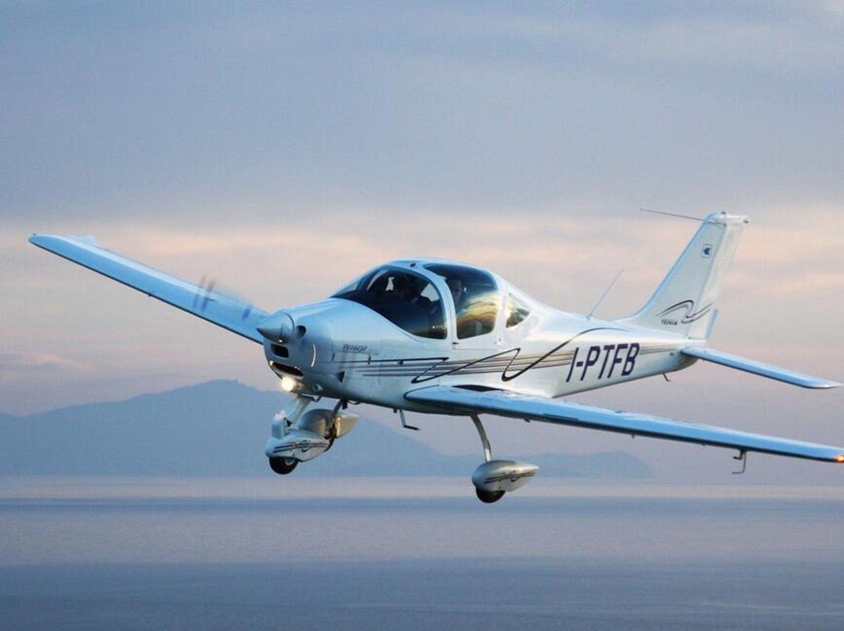 Sierra p2002 самолет