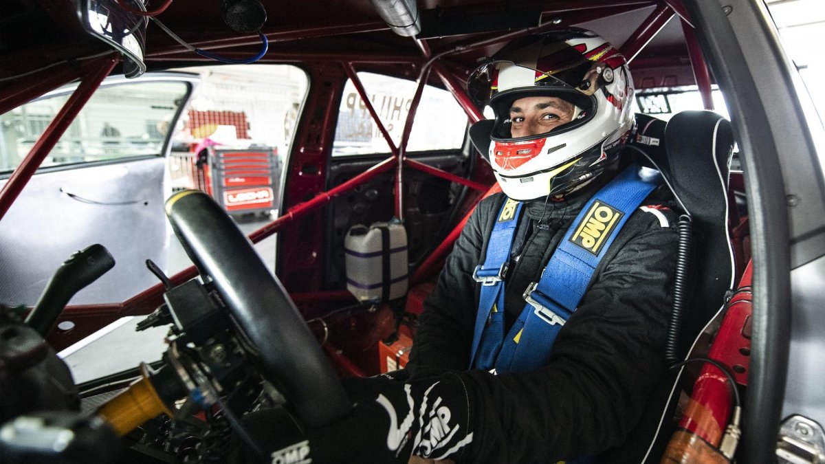 Пилот за рулем