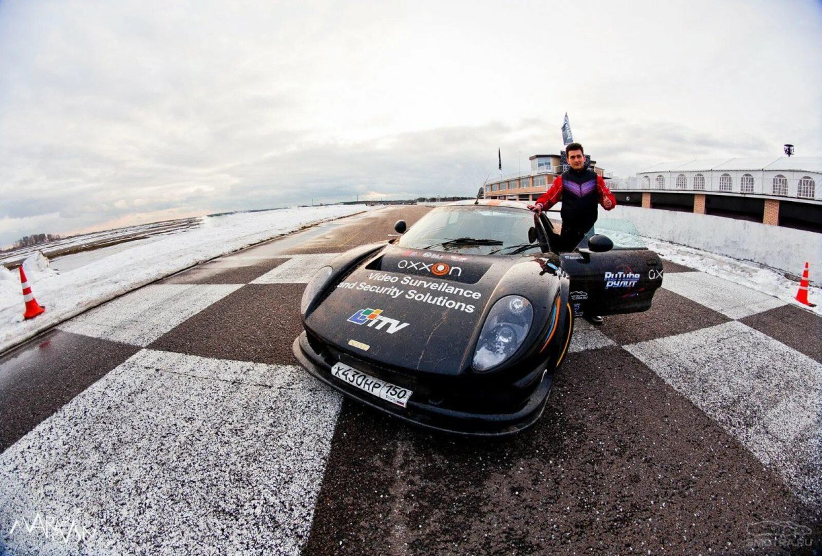 Гоночные машины с водителем