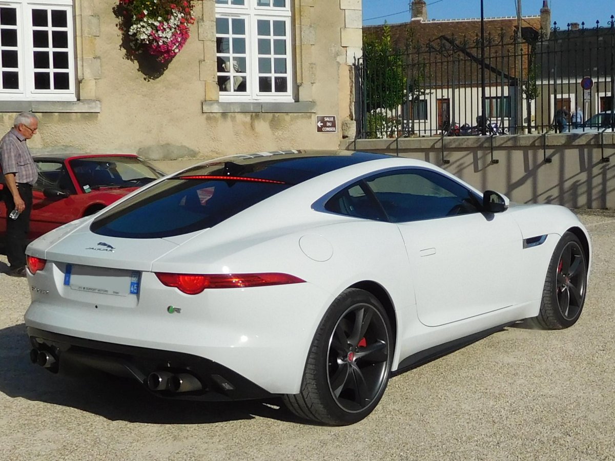 Ягуар купе багажник