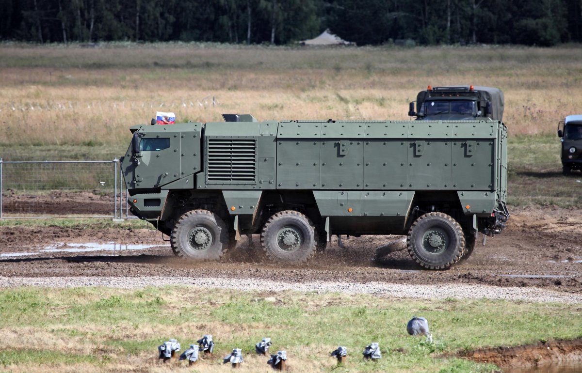 КАМАЗ 63698 Тайфун