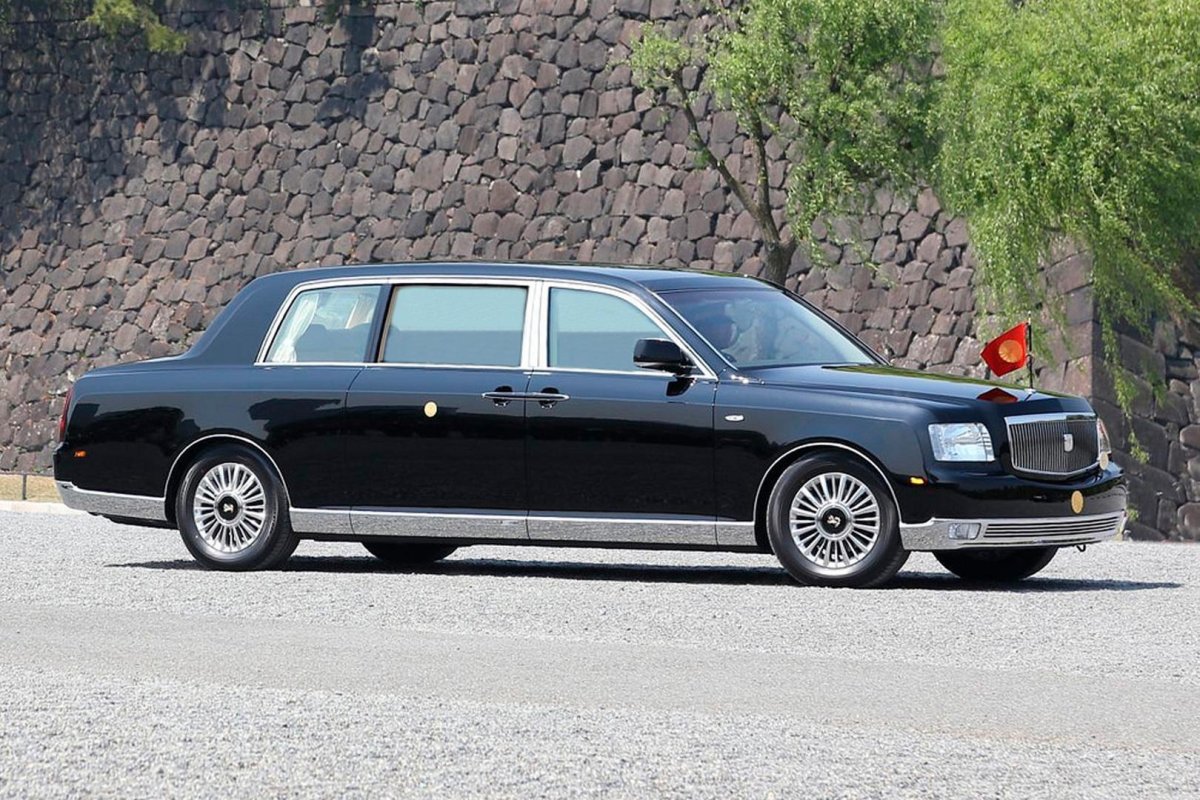 Тойота сенчури 1 поколение