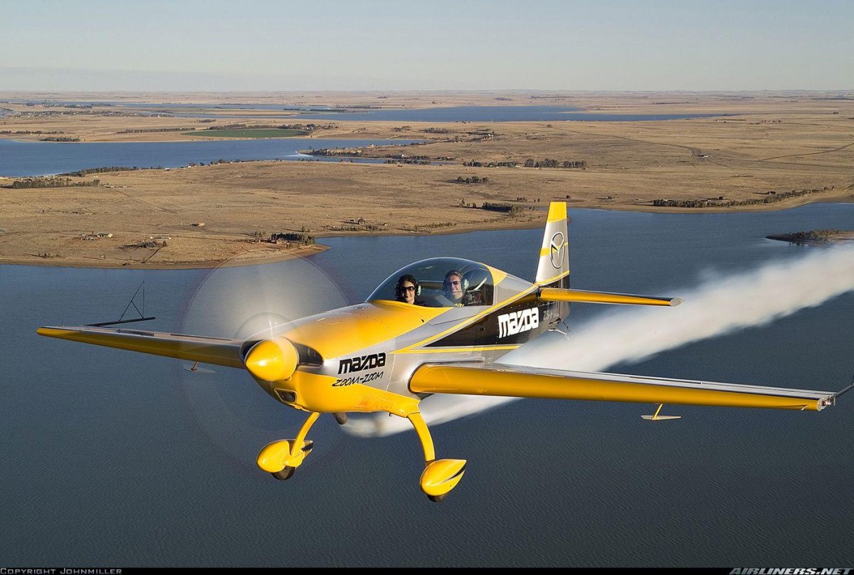 Пилотажный самолет Экстра 300с