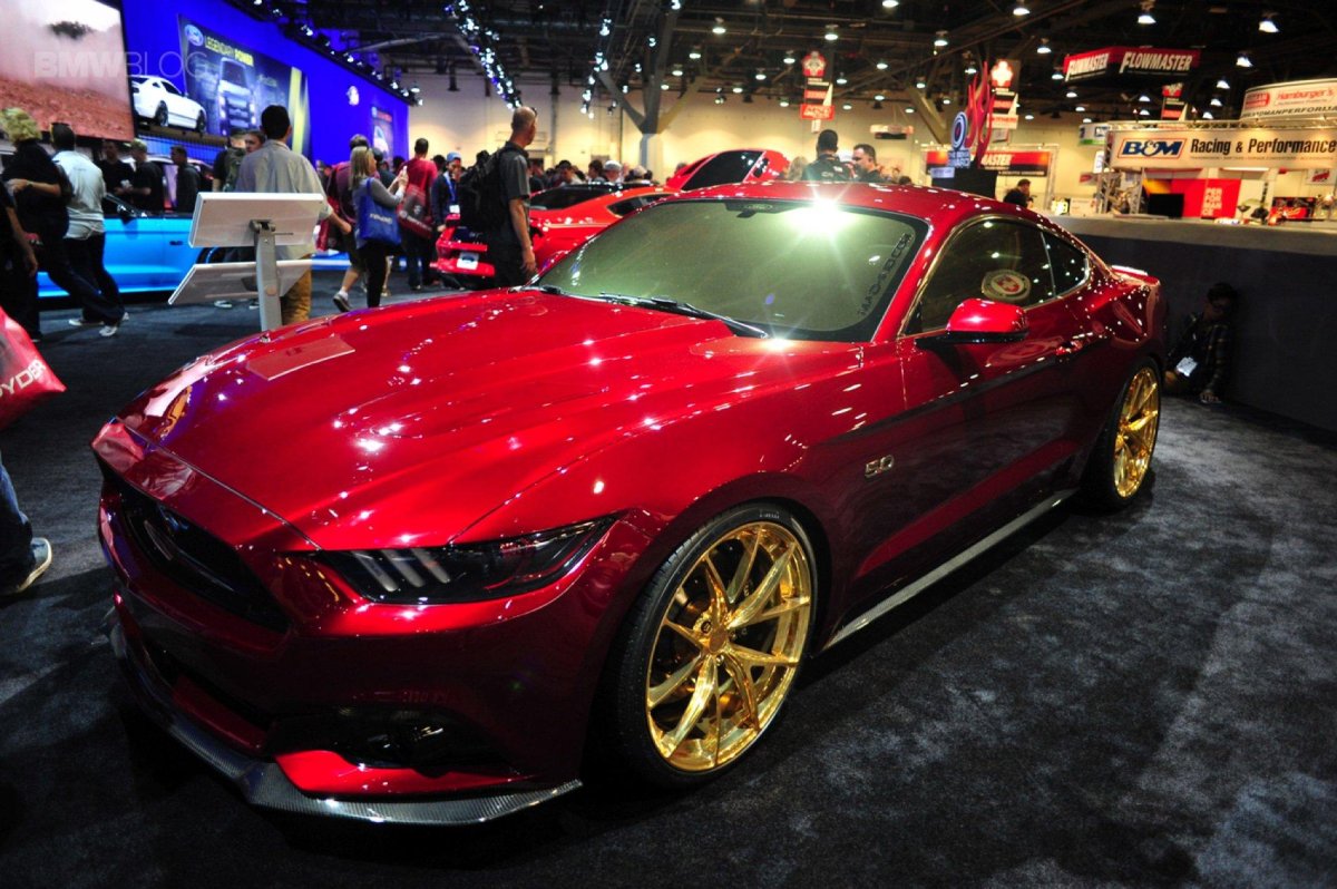 Бордовый цвет машины