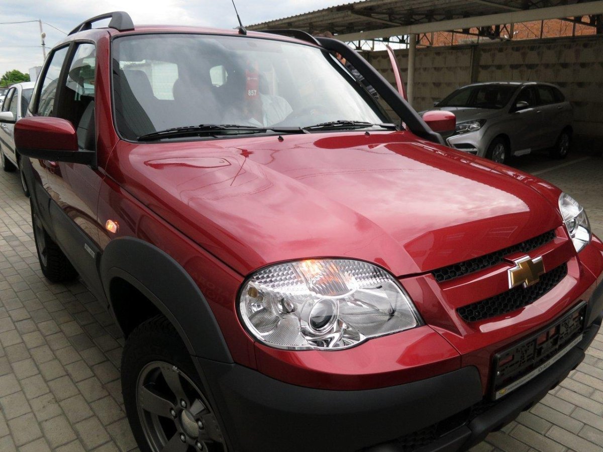 Chevrolet Niva Red