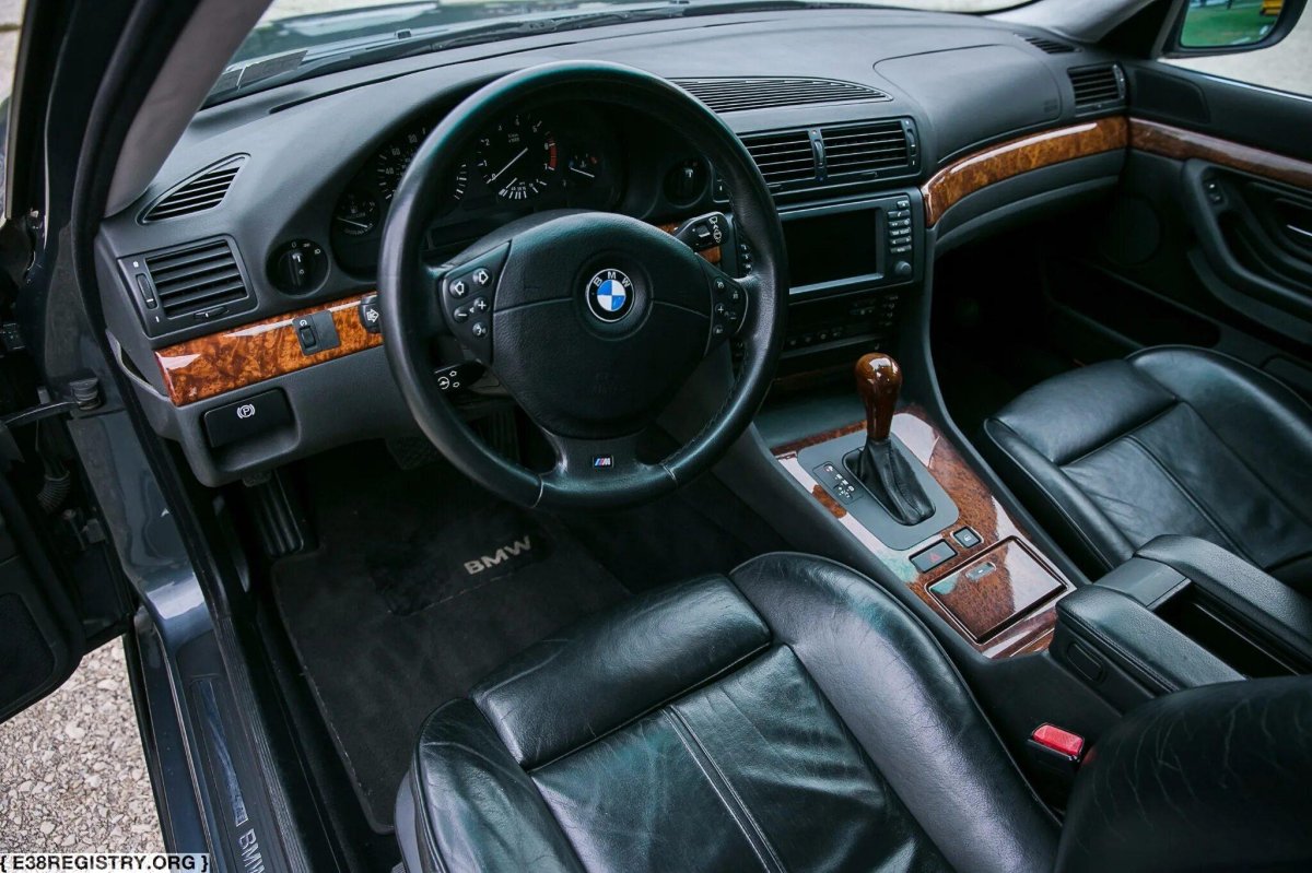 BMW e38 740i