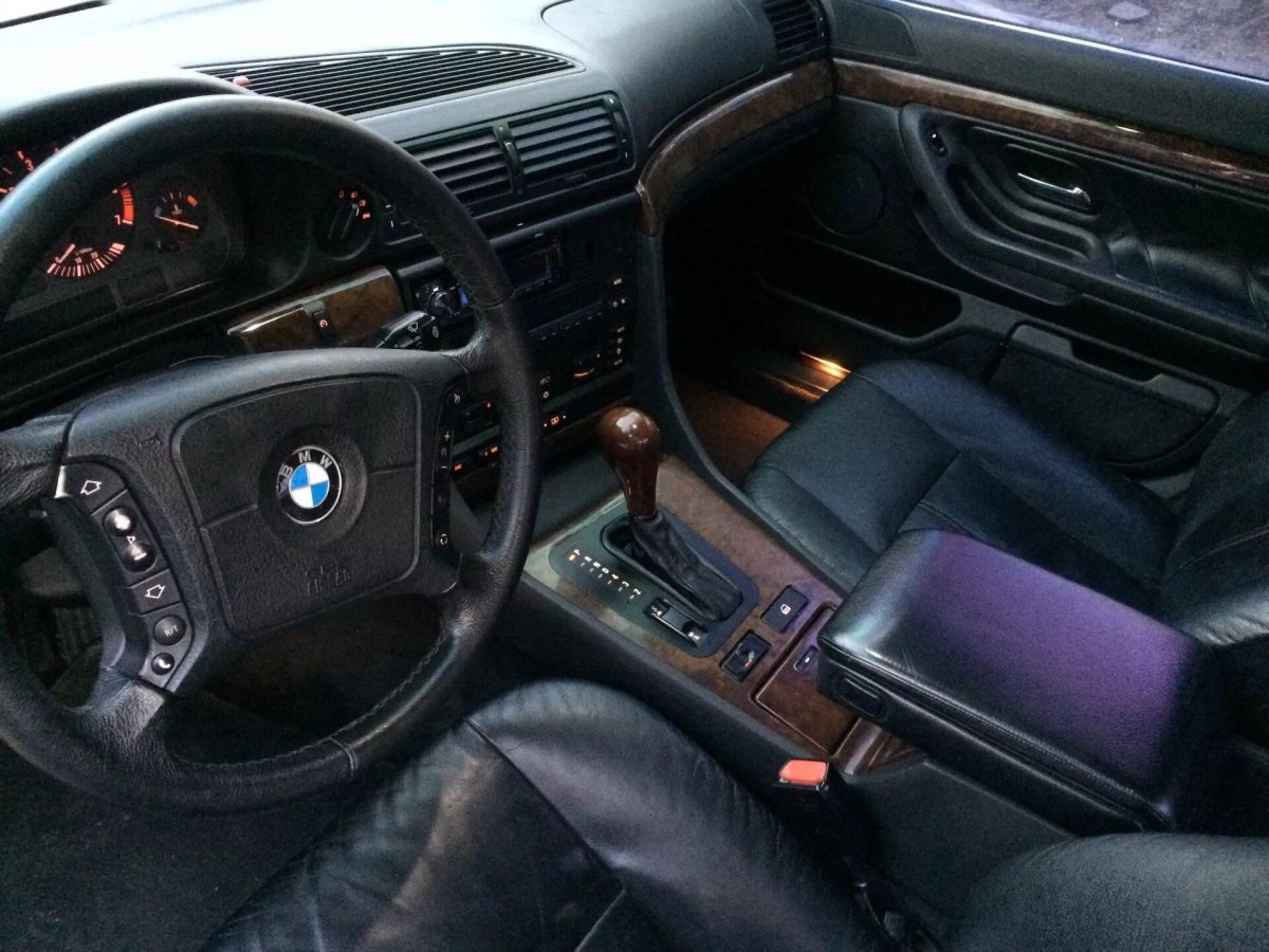 БМВ е38 салон механика