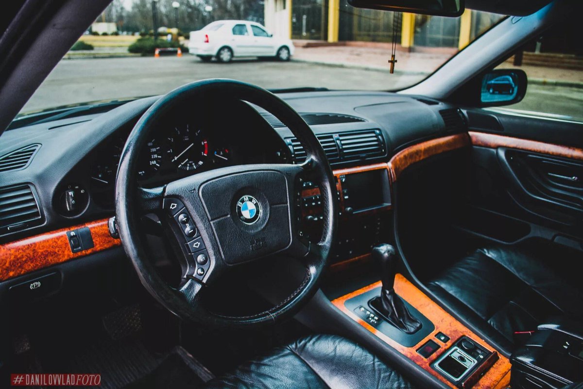BMW 750i e38 салон