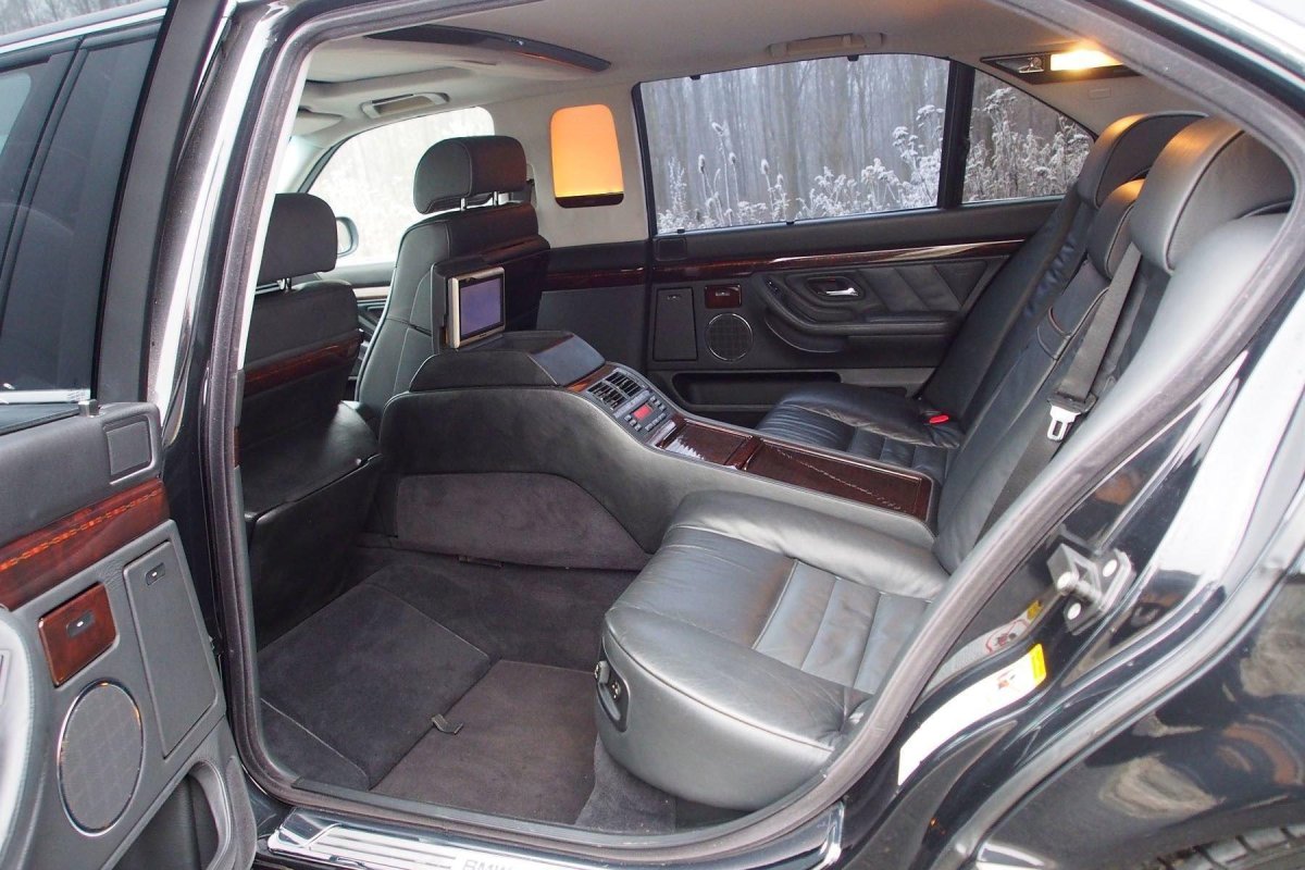 BMW 750 l7 e38